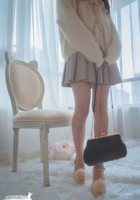 不扣钮的女孩