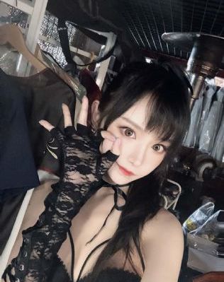 不扣钮的女孩