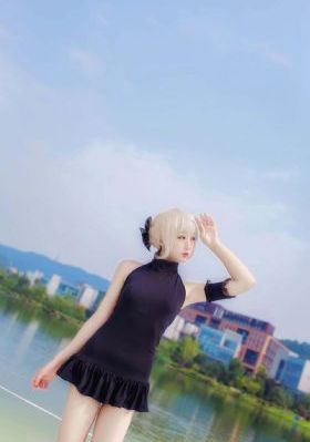 在玉势上抹春药调教她